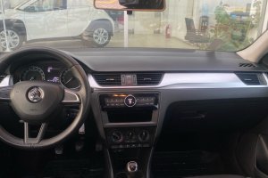 SKODA RAPID 1.6 DIESEL - 2018год / 135744km 10